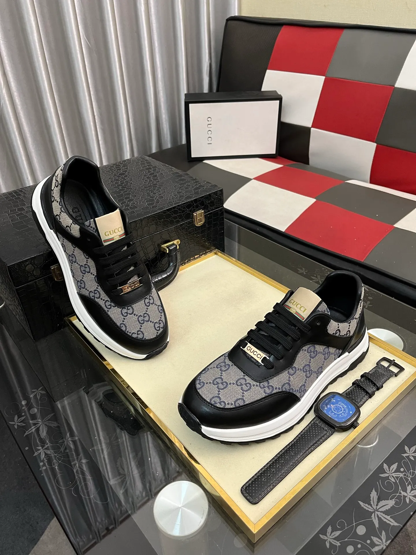 Men's shoes💰420⌚️⌚️[GUCCI] Gucci men's casual shoes are absolutely popular🔥The ultimate matching item for trendy men! The charm of super texture is irresistible, the main recommendation, the flower leather color is bright! The upper is made of high-quality cowhide + breathable fabric, sheepskin feet, wear-resistant rubber sole, noble and elegant! Extremely comfortable🎁🎁You can be as handsome as you want💪 38-442️⃣colors available